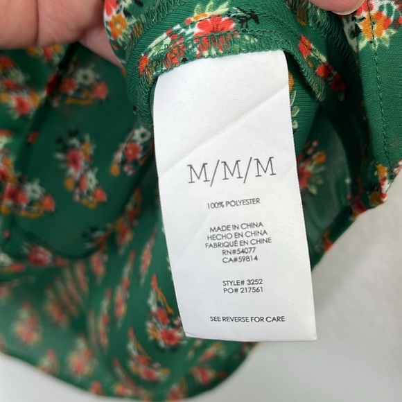 Cabi Green Floral Women's Top Blouse style #3252‎ Size Medium - Picture 6 of 10